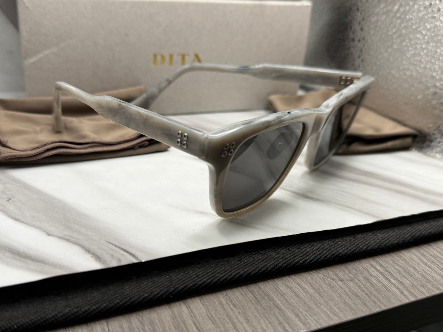 Dita THAVOS DTS713-A-05